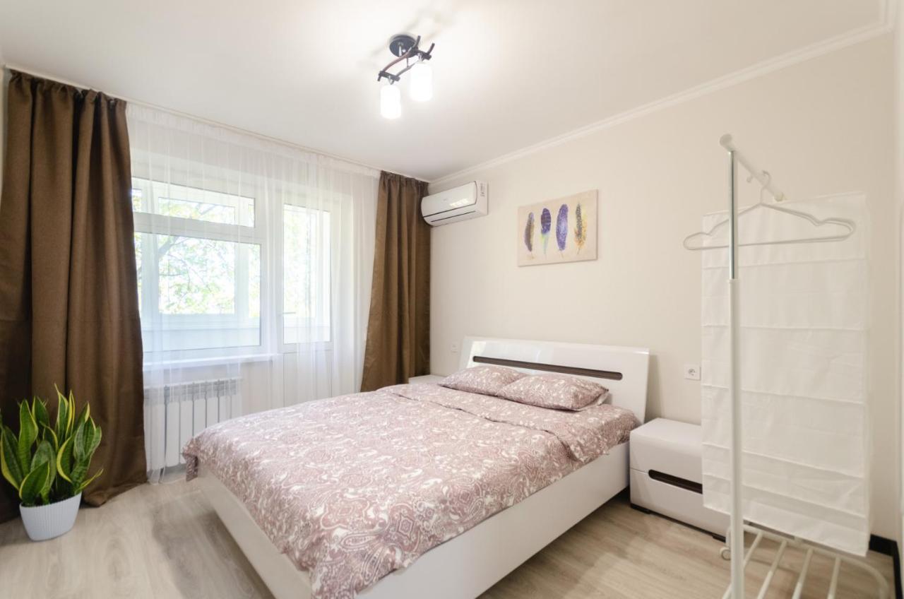 Artal Apartment On Obolonskaya Square 1 Kiev Exterior foto